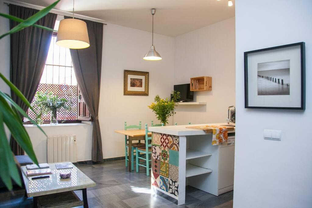 סביליה Beautiful Silent Apartment Private Parking מראה חיצוני תמונה
